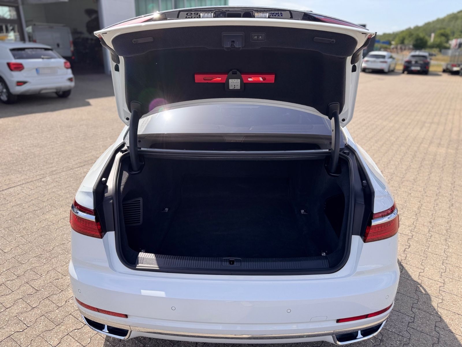 Audi A8 50 TDI quattro foto 19