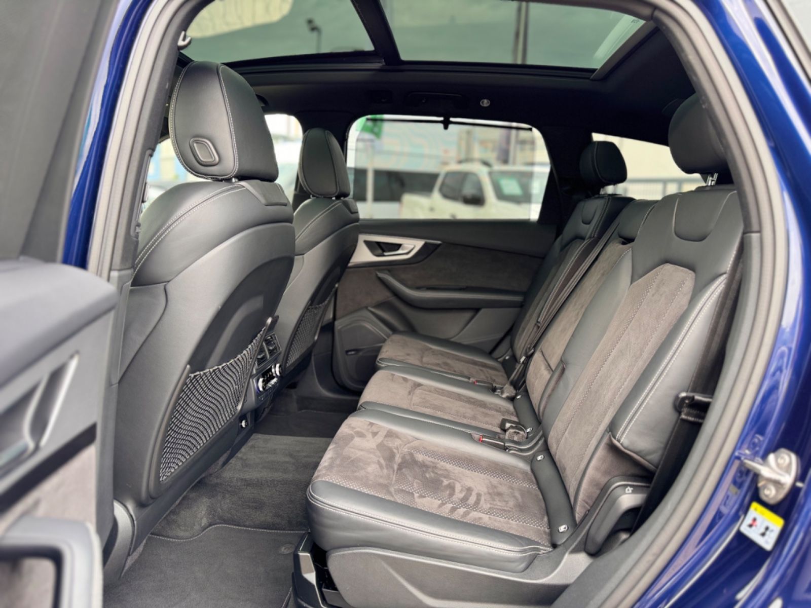 Audi Q7 50 TDI quattro S line Sport / Plus 7 Sitze foto 17