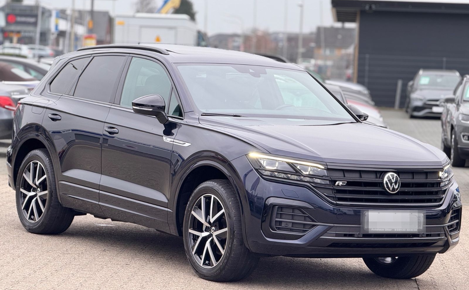 Volkswagen Touareg 3.0 TDI R-Line 4Motion foto 2