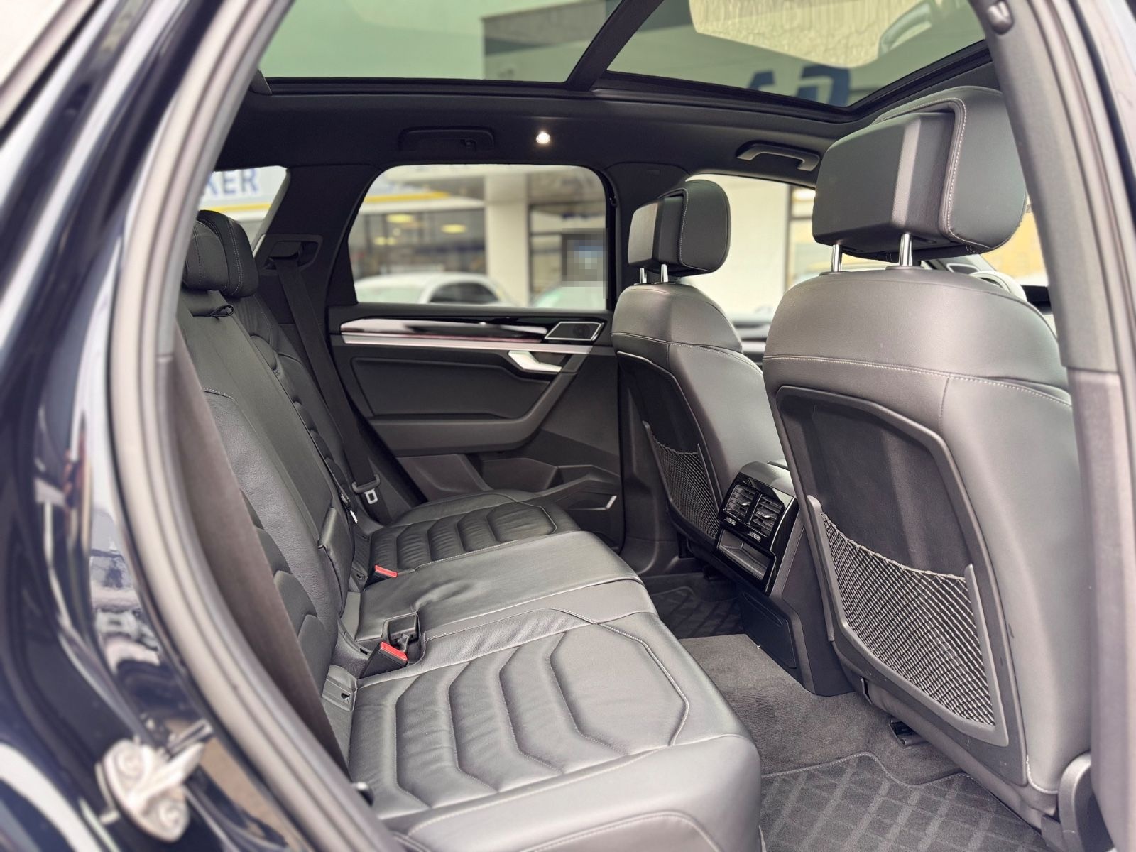 Volkswagen Touareg 3.0 TDI R-Line 4Motion foto 21