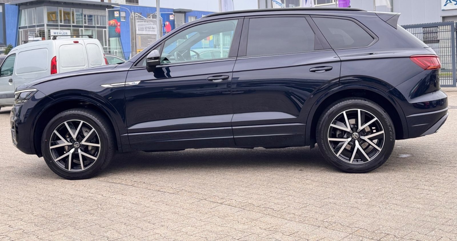 Volkswagen Touareg 3.0 TDI R-Line 4Motion foto 8