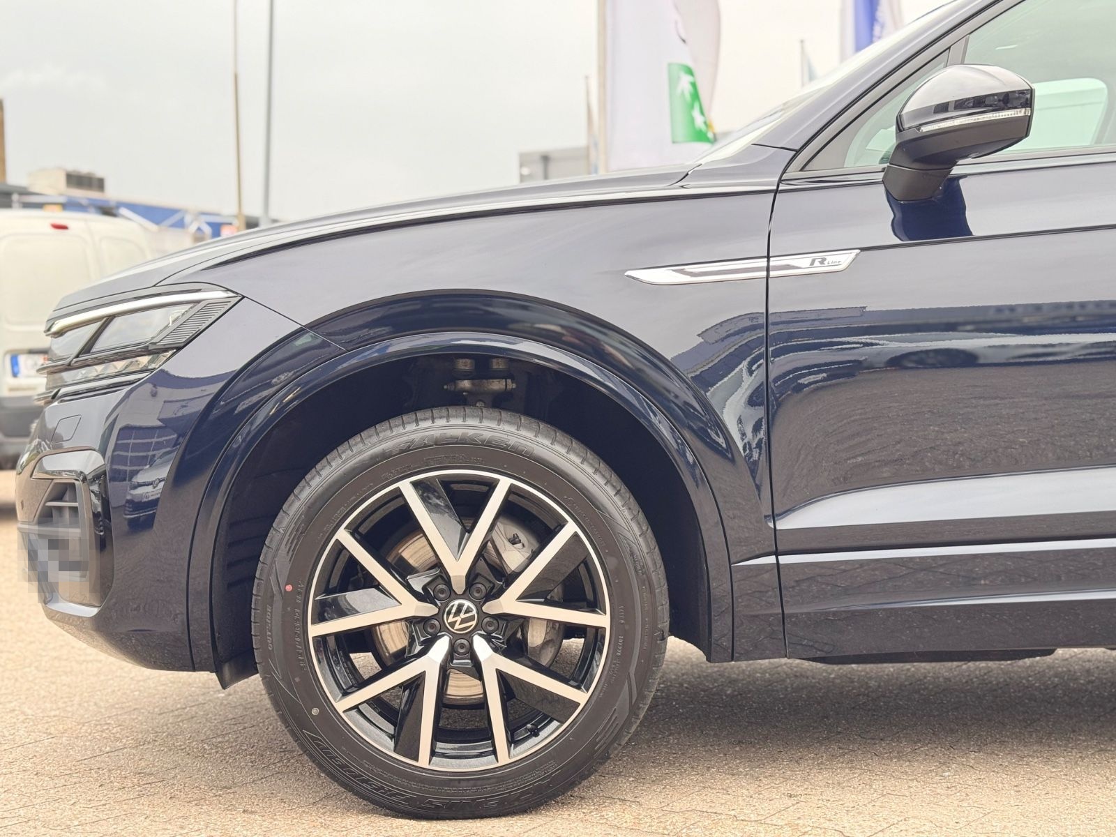 Volkswagen Touareg 3.0 TDI R-Line 4Motion foto 9