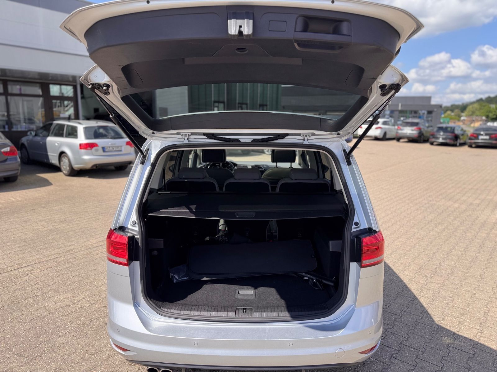 Volkswagen Touran 2.0 TDI DSG Highline foto 19