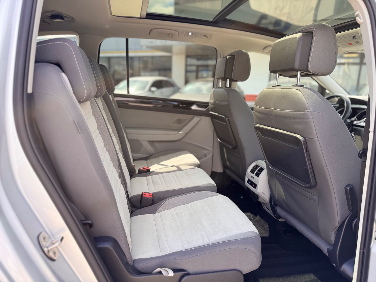 Volkswagen Touran 2.0 TDI DSG Highline foto 21