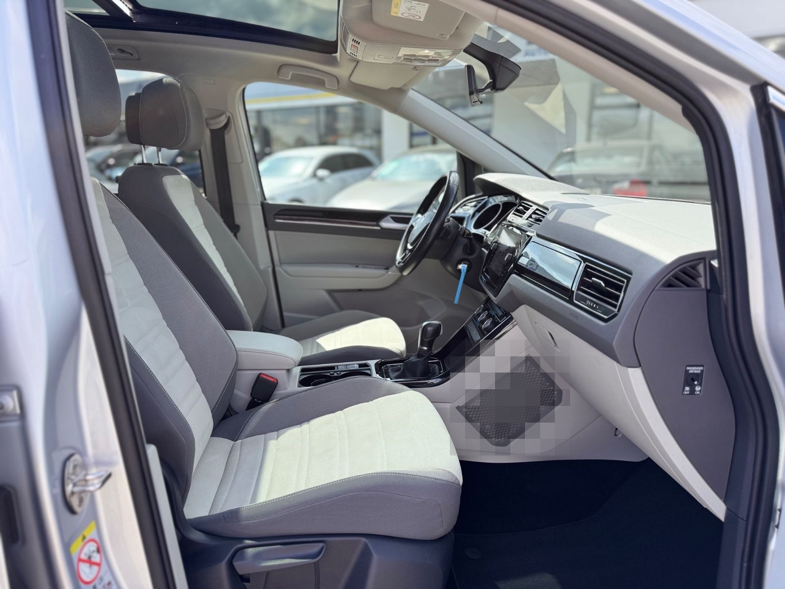 Volkswagen Touran 2.0 TDI DSG Highline foto 22