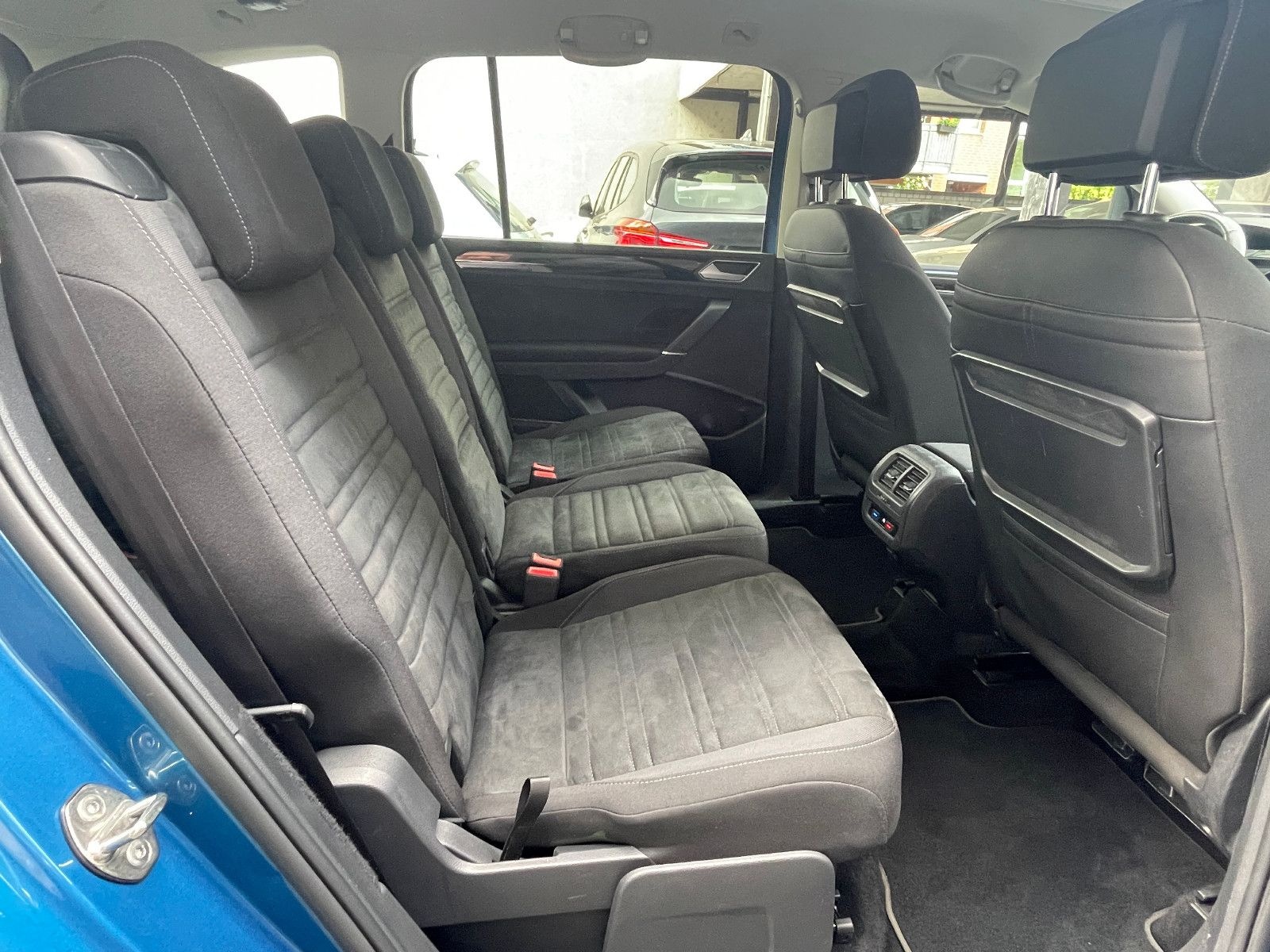 Volkswagen Touran 2.0 TDI BMT Highline*Navi*LED*AHK*7.SITZE foto 14