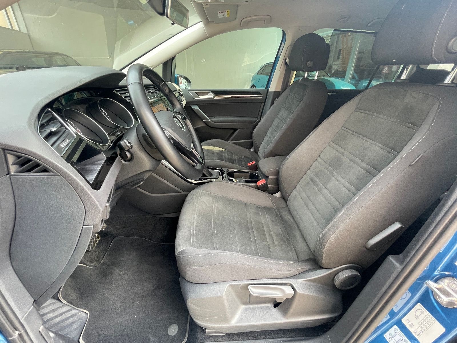 Volkswagen Touran 2.0 TDI BMT Highline*Navi*LED*AHK*7.SITZE foto 18