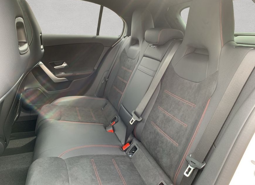Mercedes-Benz A 200 d AMG  Adv+ Standheiz. Multib. Pano foto 17