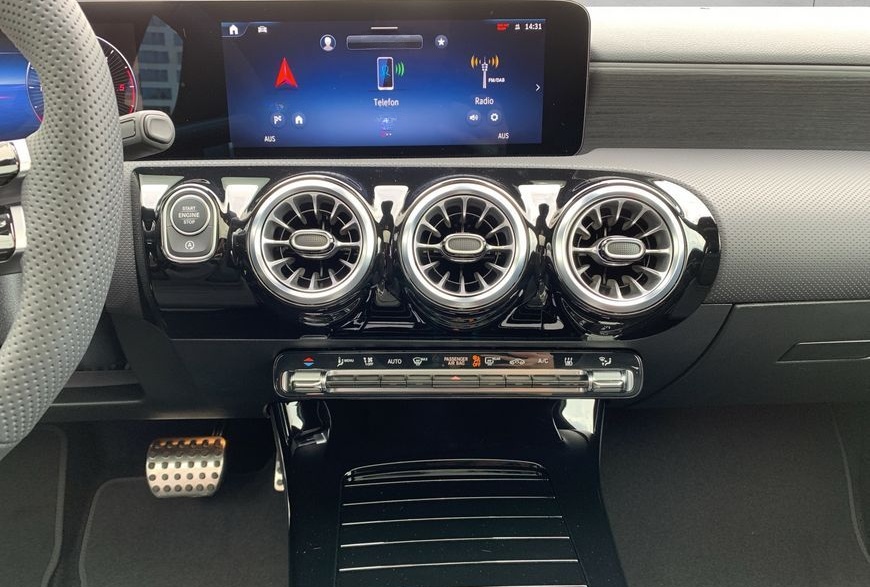 Mercedes-Benz A 200 d  AMG Adv. Plus Pano Multibeam Standheizu foto 13
