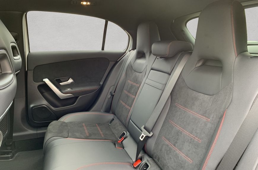 Mercedes-Benz A 200 d  AMG Adv. Plus Pano Multibeam Standheizu foto 17