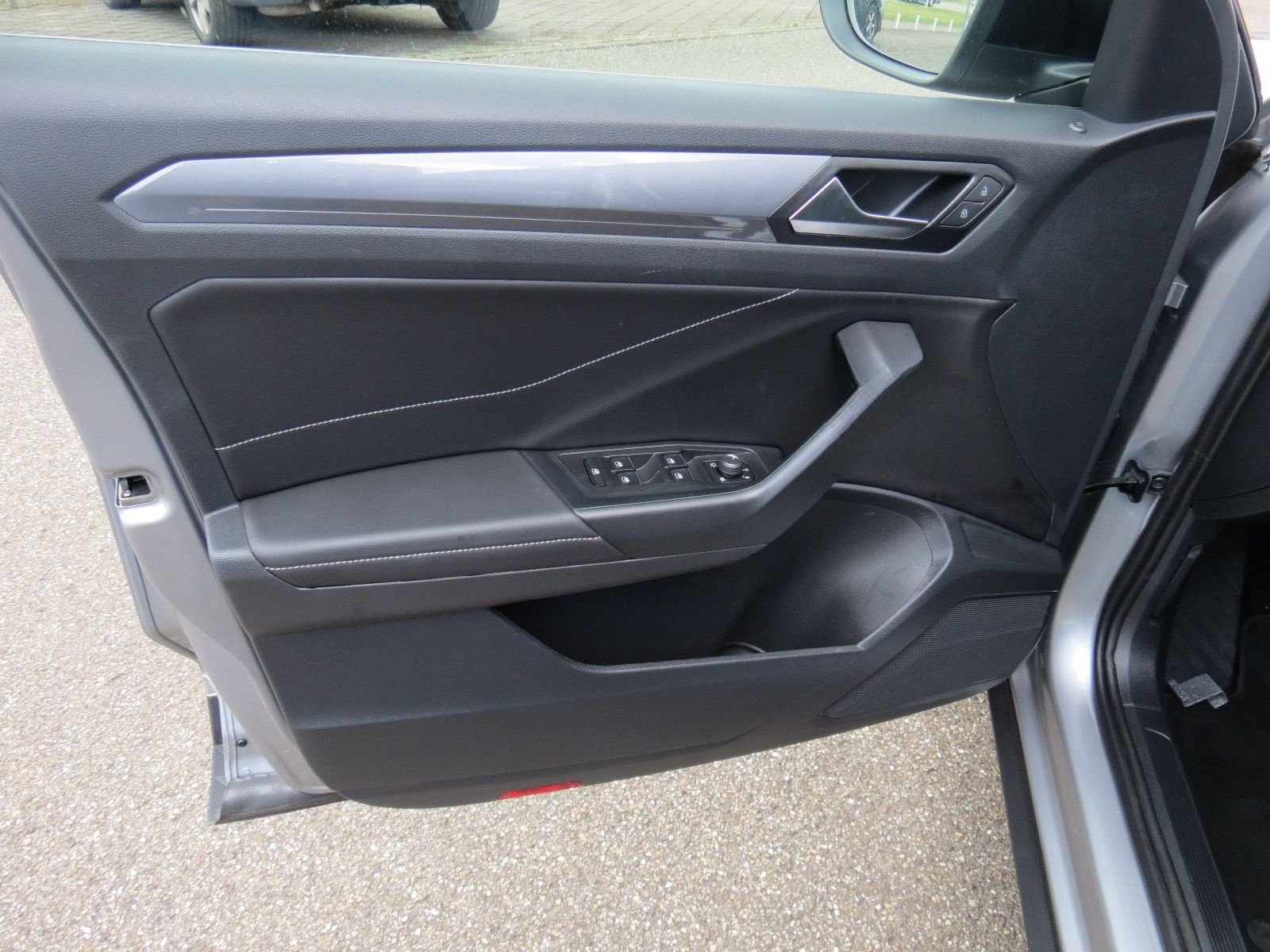 Volkswagen T-Roc Style,DSG,Navi,LED,AHK,ACC foto 12