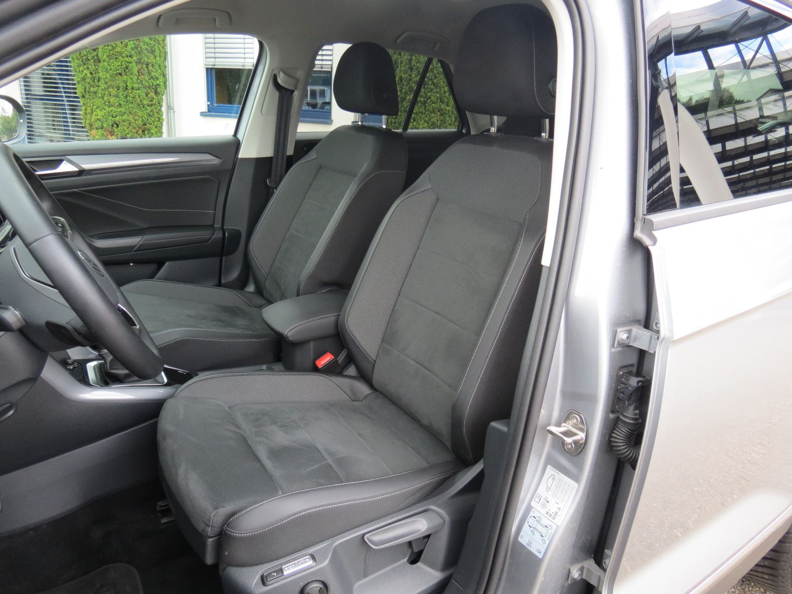Volkswagen T-Roc Style,DSG,Navi,LED,AHK,ACC foto 13