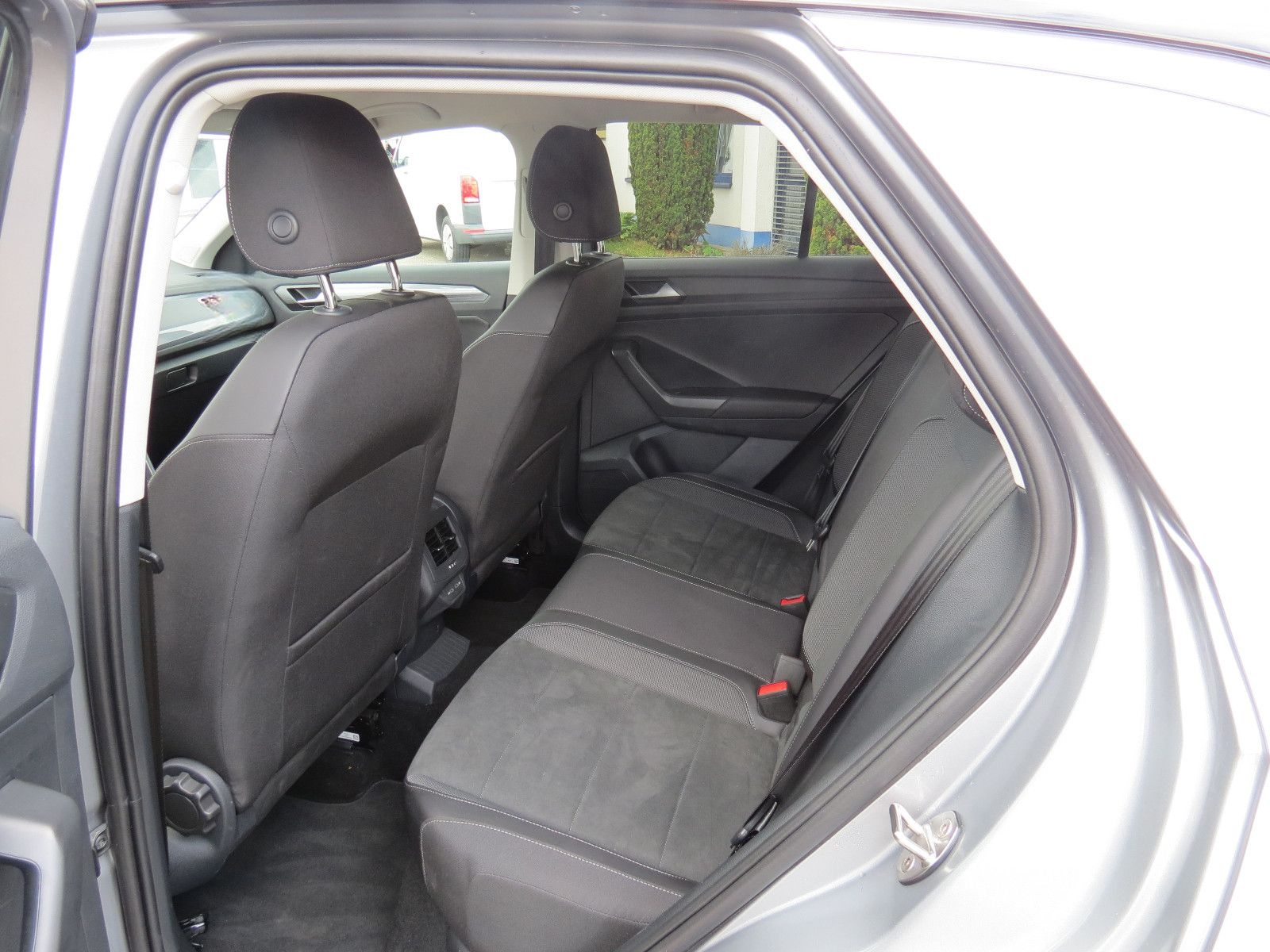 Volkswagen T-Roc Style,DSG,Navi,LED,AHK,ACC foto 14