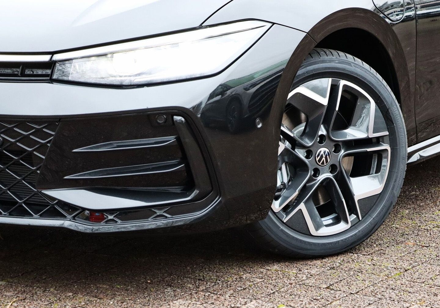 Volkswagen Passat R-Line 1.5 eHybrid OPF DSG PANO/HEAD UP/I foto 3
