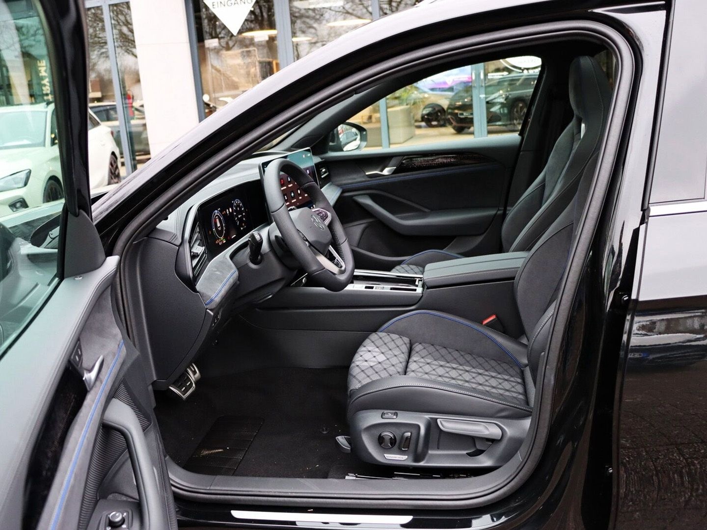 Volkswagen Passat R-Line 1.5 eHybrid OPF DSG PANO/HEAD UP/I foto 10
