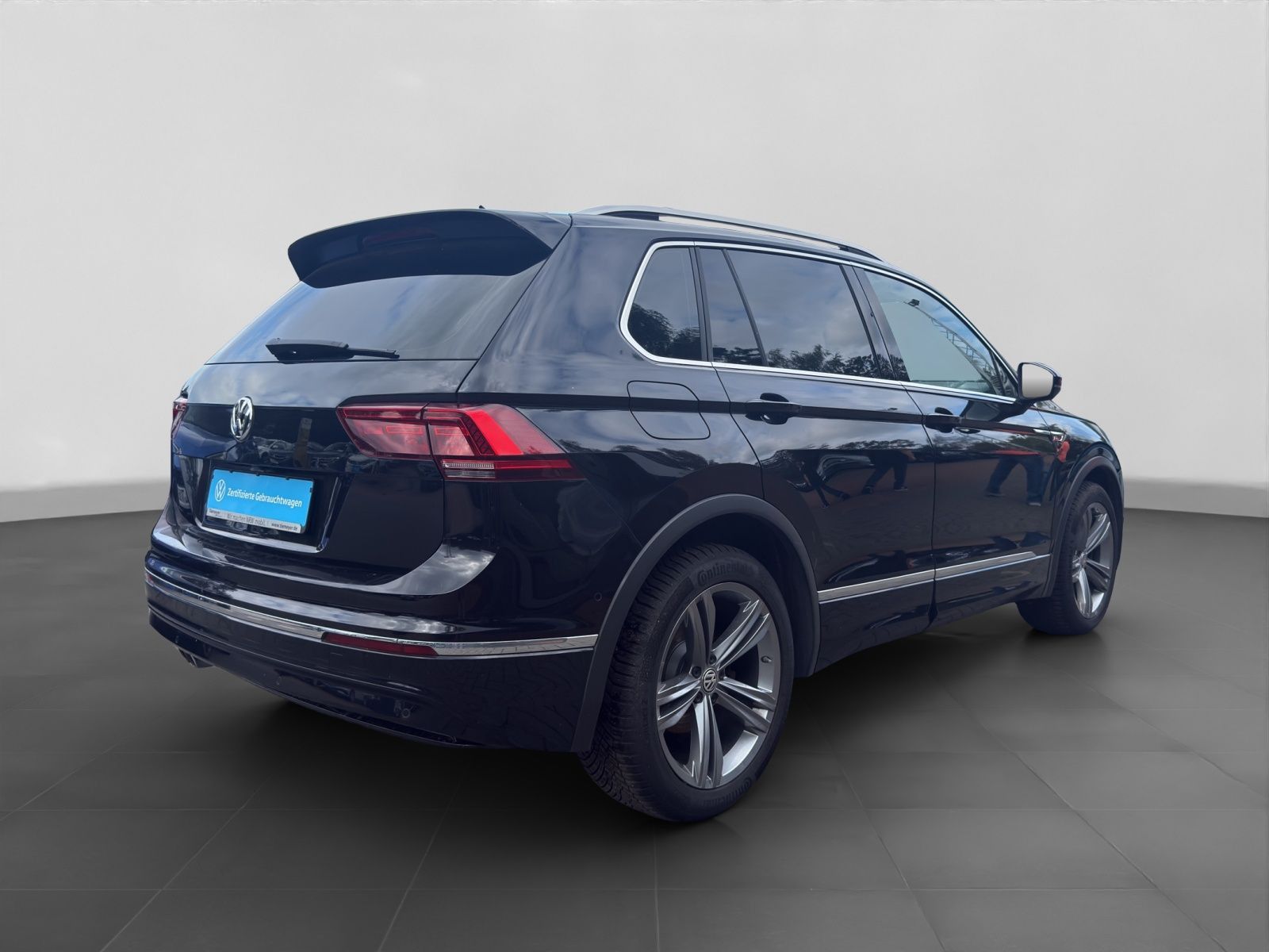 Volkswagen Tiguan 2.0 TDI DSG 4M R-LINE HuD AHK PANO KAMERA foto 3