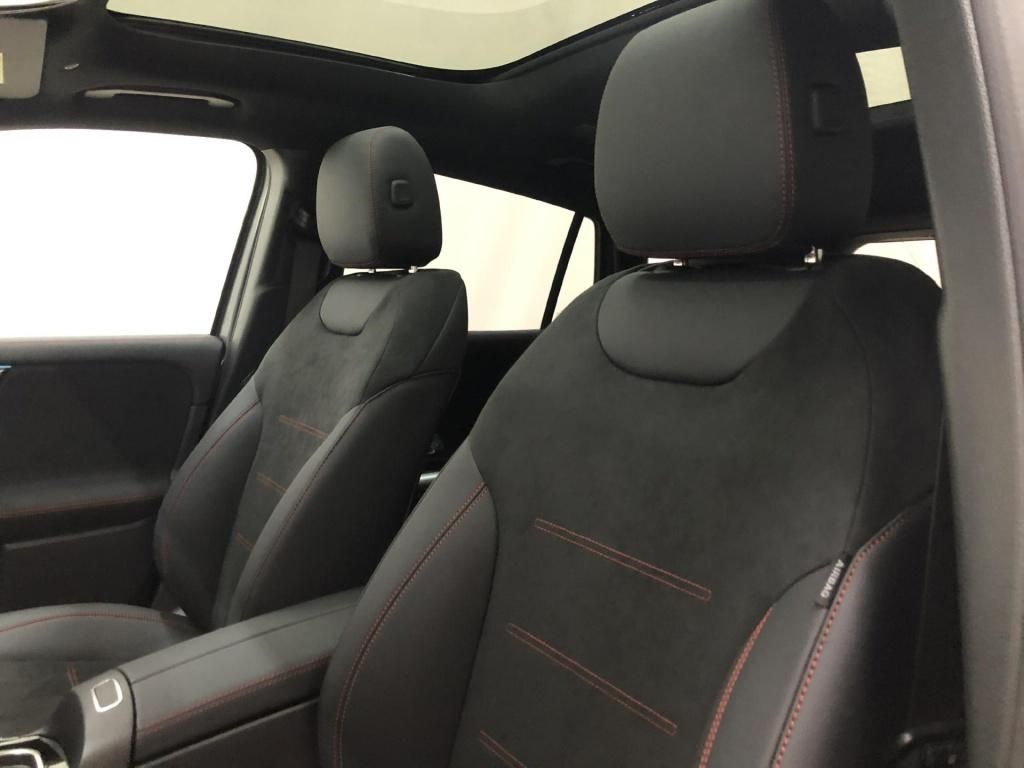 Mercedes-Benz GLA 200 d +EditionAMG+19Z+Night+Panorama+360° foto 10