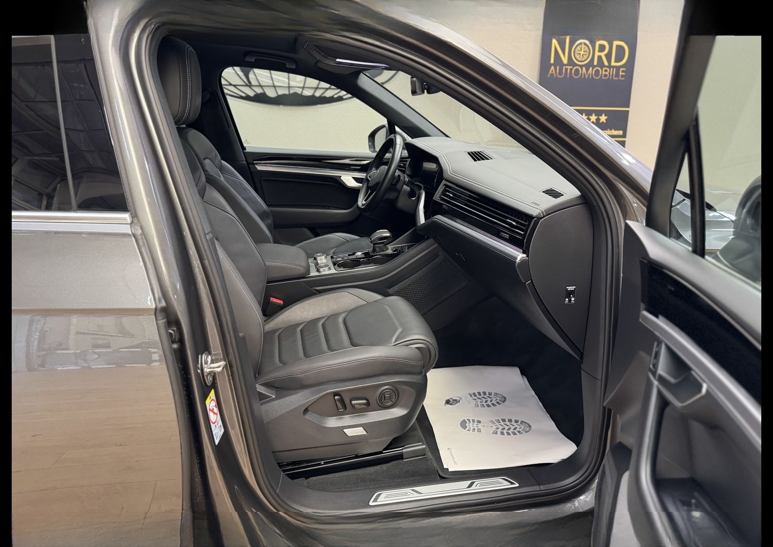 Volkswagen Touareg Elegance 4MOT 3.0TSI eHybrid Luft/HeadUp foto 16