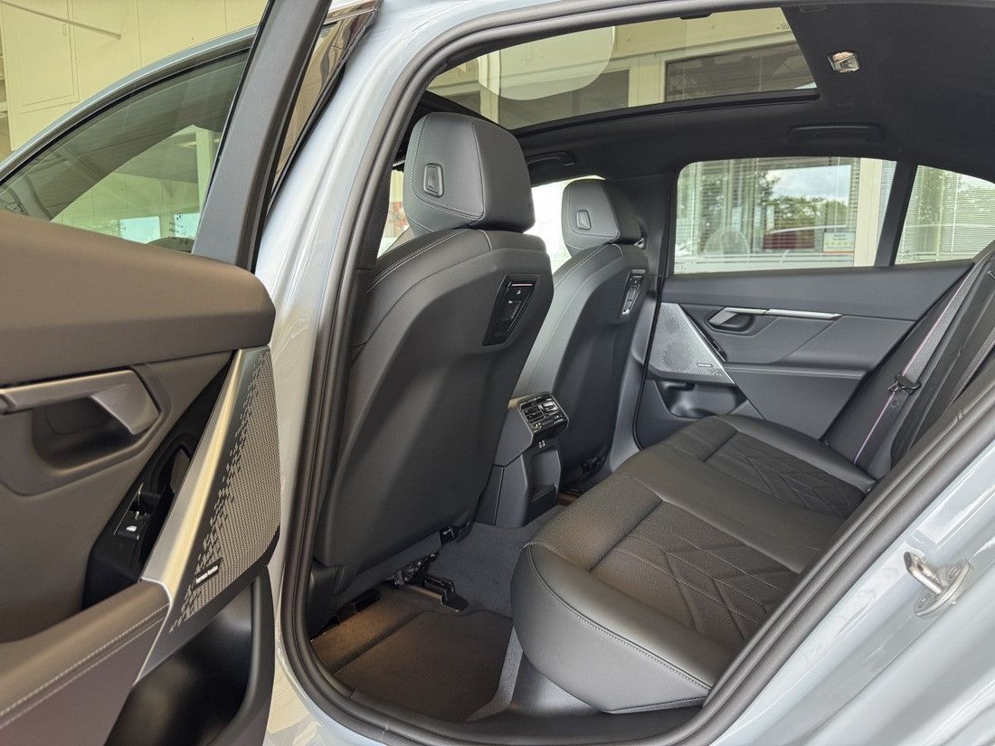 BMW 520d xDrive M-Sportpaket-Pro*Key-G*ICONIC*Harman foto 16