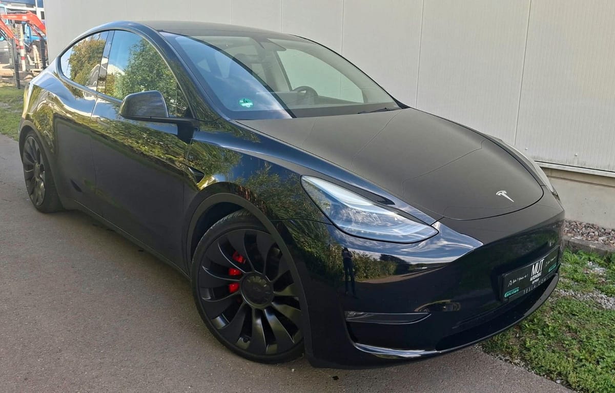 Tesla Model Y Performance Dual AWD AHK SOH 94 % foto 3