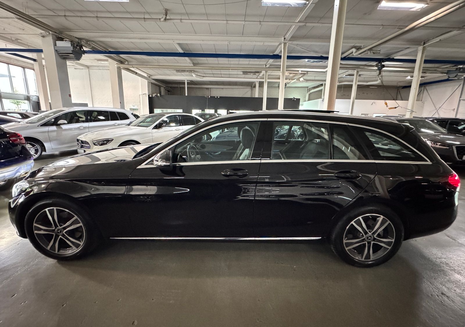 Mercedes-Benz C 180 T CGI 9GT 2X AVANTGARDE PANO ILS NAVI AHK foto 2