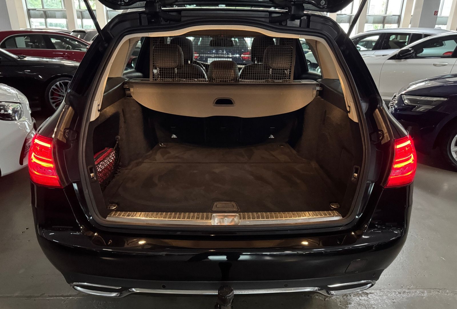 Mercedes-Benz C 180 T CGI 9GT 2X AVANTGARDE PANO ILS NAVI AHK foto 21