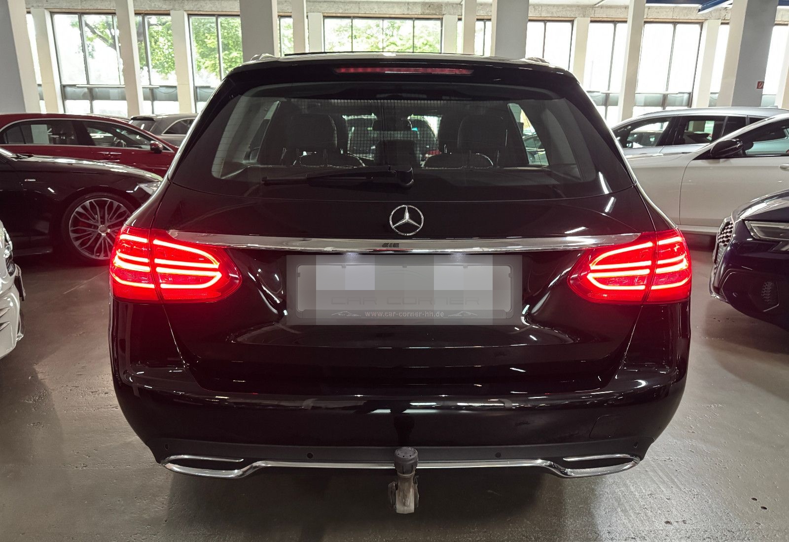 Mercedes-Benz C 180 T CGI 9GT 2X AVANTGARDE PANO ILS NAVI AHK foto 4