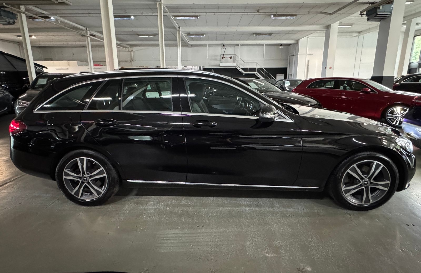 Mercedes-Benz C 180 T CGI 9GT 2X AVANTGARDE PANO ILS NAVI AHK foto 6