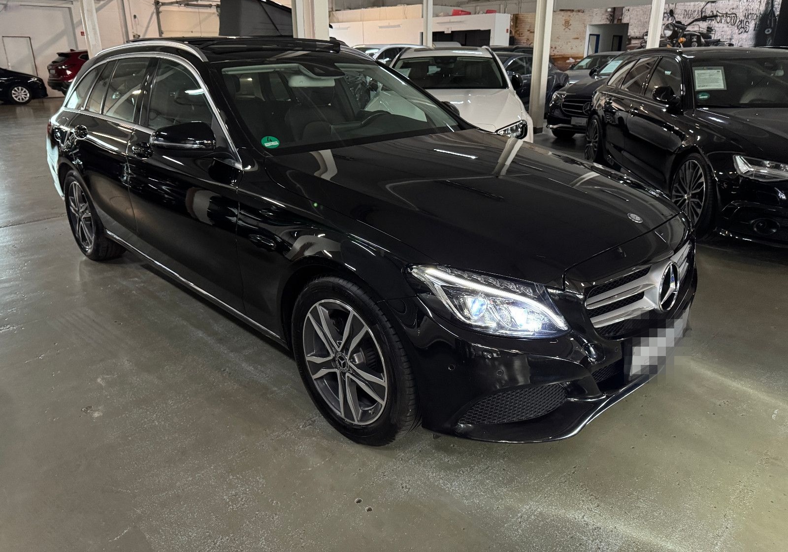 Mercedes-Benz C 180 T CGI 9GT 2X AVANTGARDE PANO ILS NAVI AHK foto 7