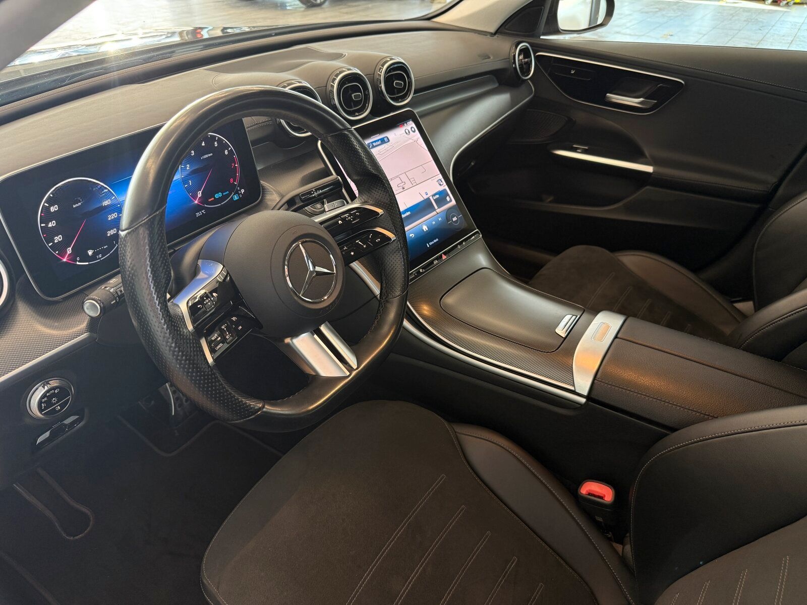 Mercedes-Benz C 200 T AMG +NAVI+LED+AHK+Kamera+SHZ+CarPlay+ foto 8