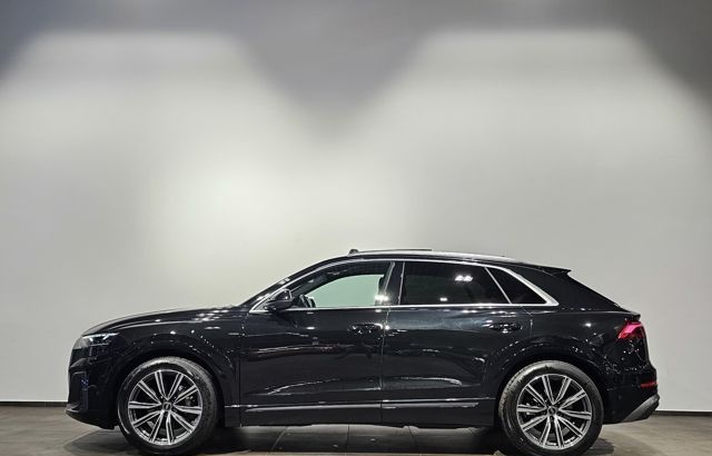 Audi Q8 50 TDI S Line Pano Matrix Softc.Hud Belüf 360 foto 7