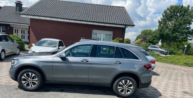 Mercedes-Benz GLC 220 d 4Matic AHK LED foto 2