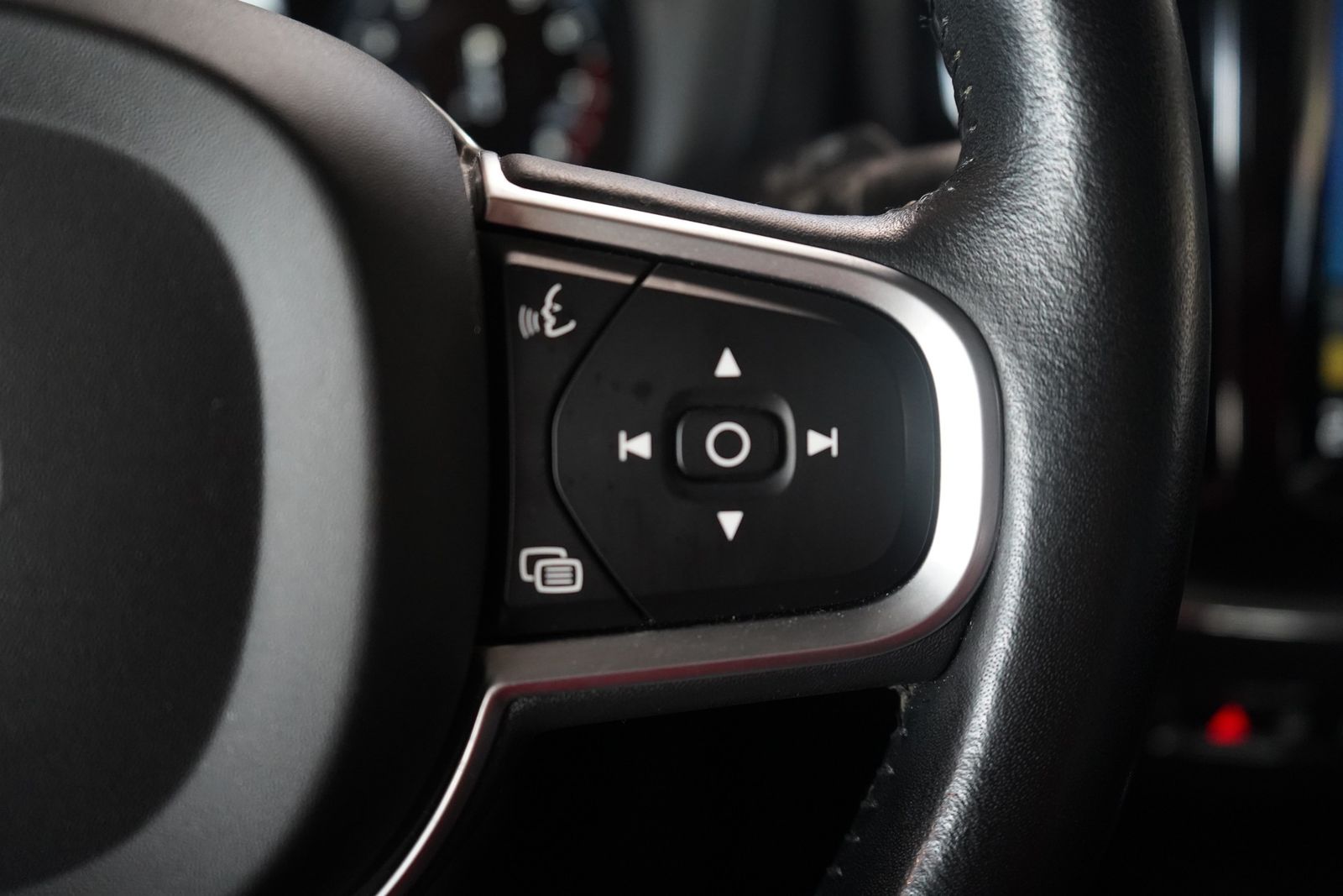 Volvo XC60 2.0 Momentum 2WD LED 360° ACC Panorama Navi foto 19