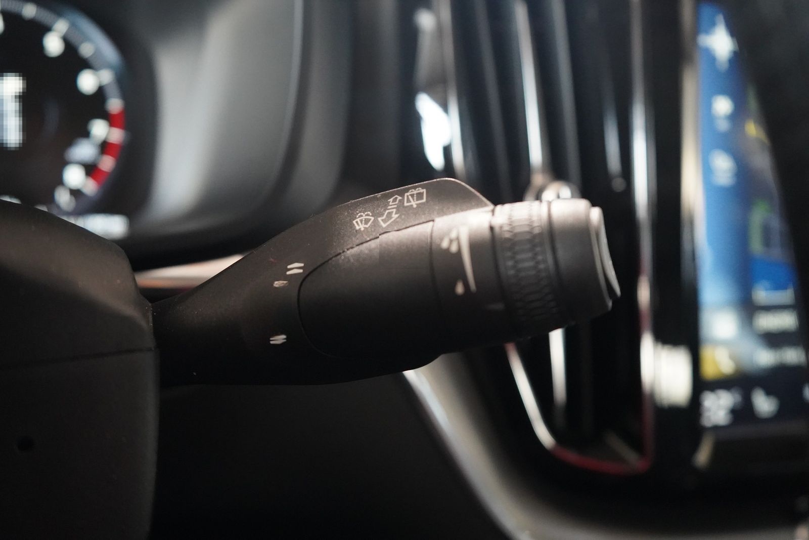 Volvo XC60 2.0 Momentum 2WD LED 360° ACC Panorama Navi foto 22