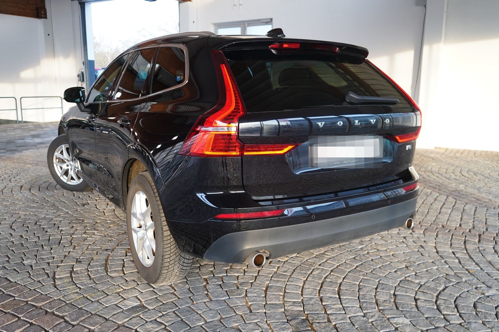 Volvo XC60 2.0 Momentum 2WD LED 360° ACC Panorama Navi foto 4
