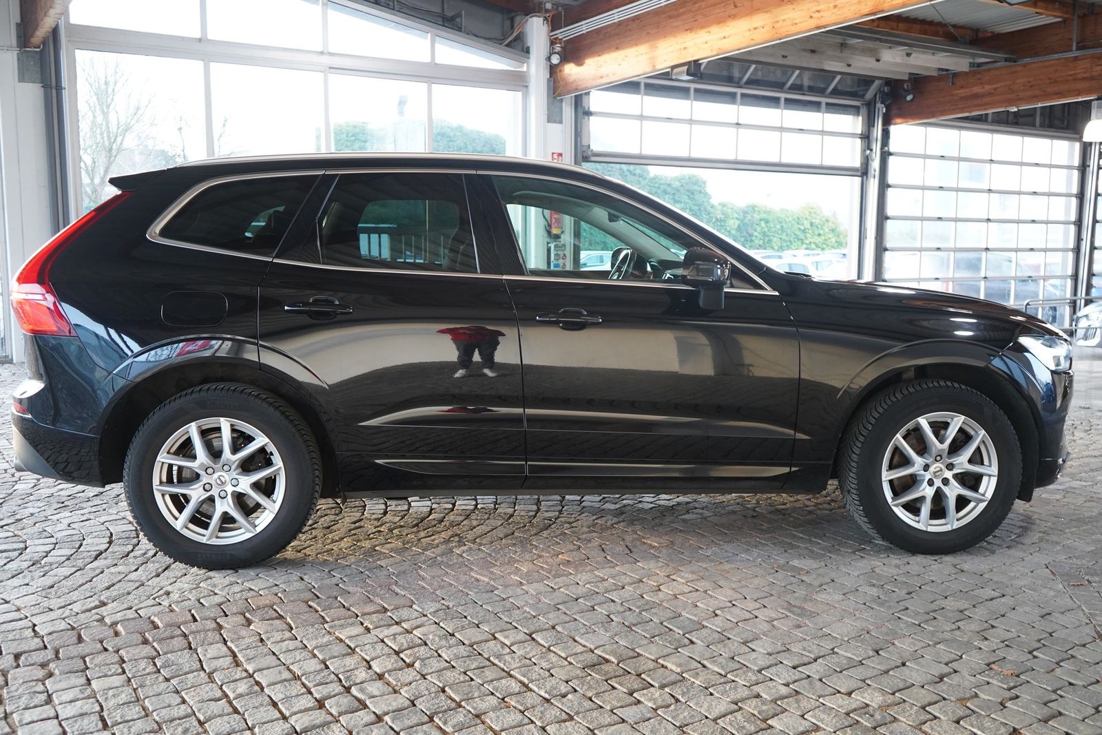 Volvo XC60 2.0 Momentum 2WD LED 360° ACC Panorama Navi foto 7