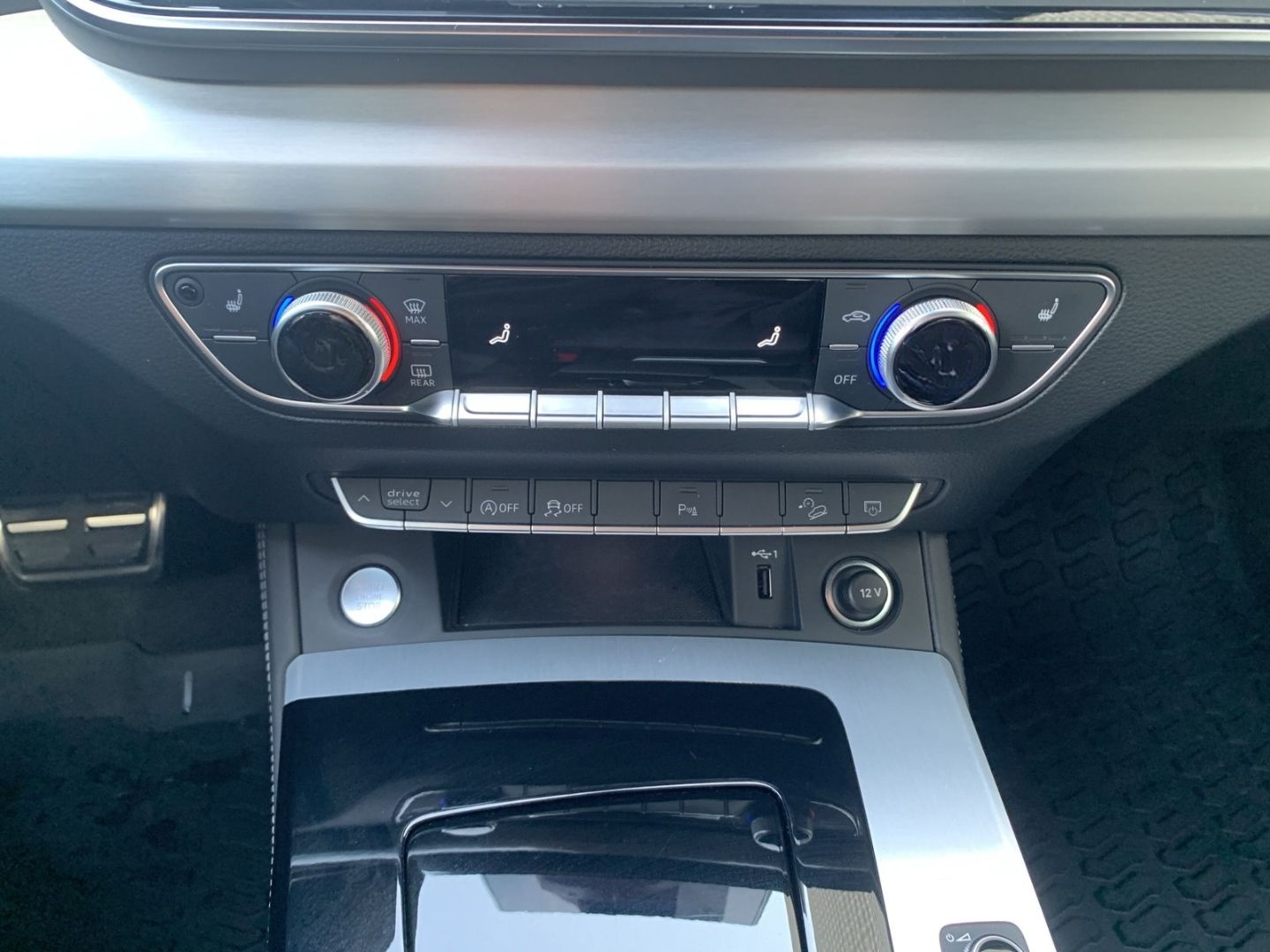 Audi Q5 quattro 50 TDI quattroS tronic  S line Luftfe foto 12