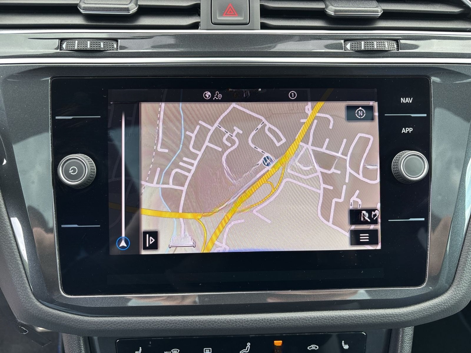 Volkswagen Tiguan R 4Motion, PANO, Design Paket, Rear View, foto 18