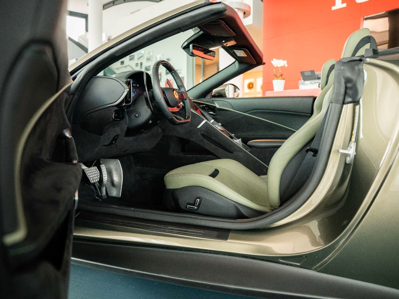Ferrari Roma Spider MagneRide*360°-View*LED-Lenkrad foto 18