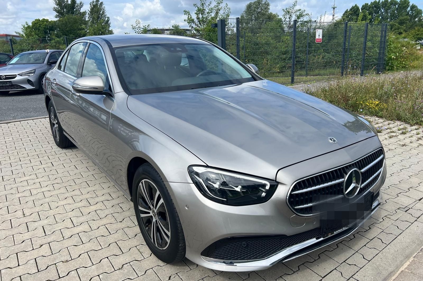 Mercedes-Benz E 220 d Avantgarde Limo Aut. Navi+Led+Kamera+Shz foto 7