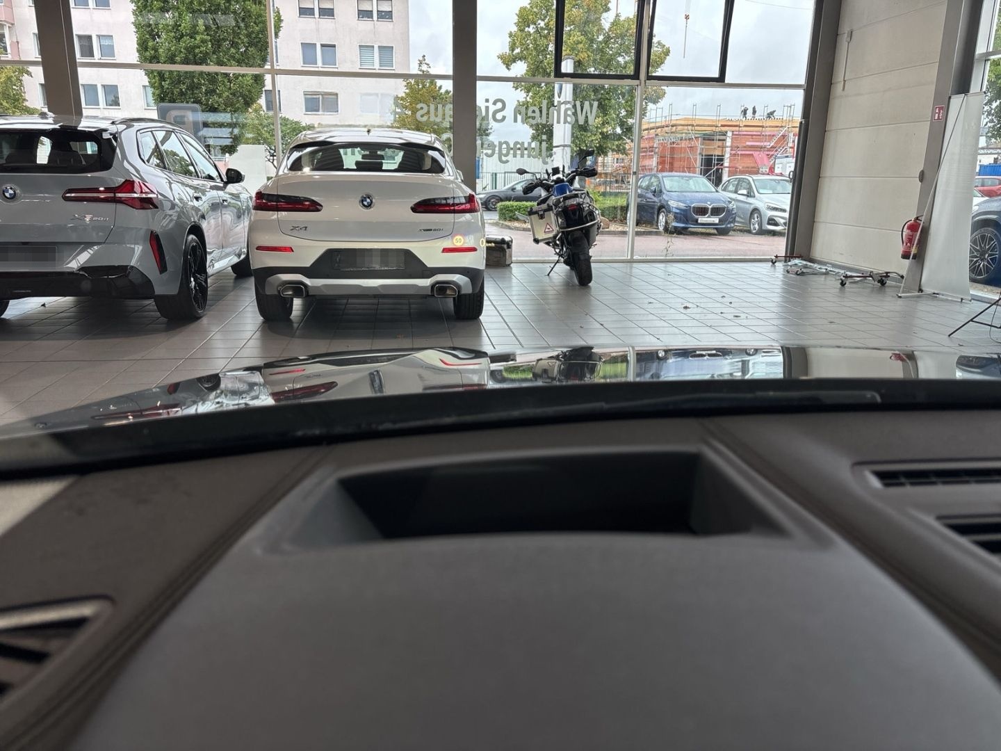 BMW X2 sDrive 18 d HUD Navi LED Mehrzonenklima Fahre foto 16
