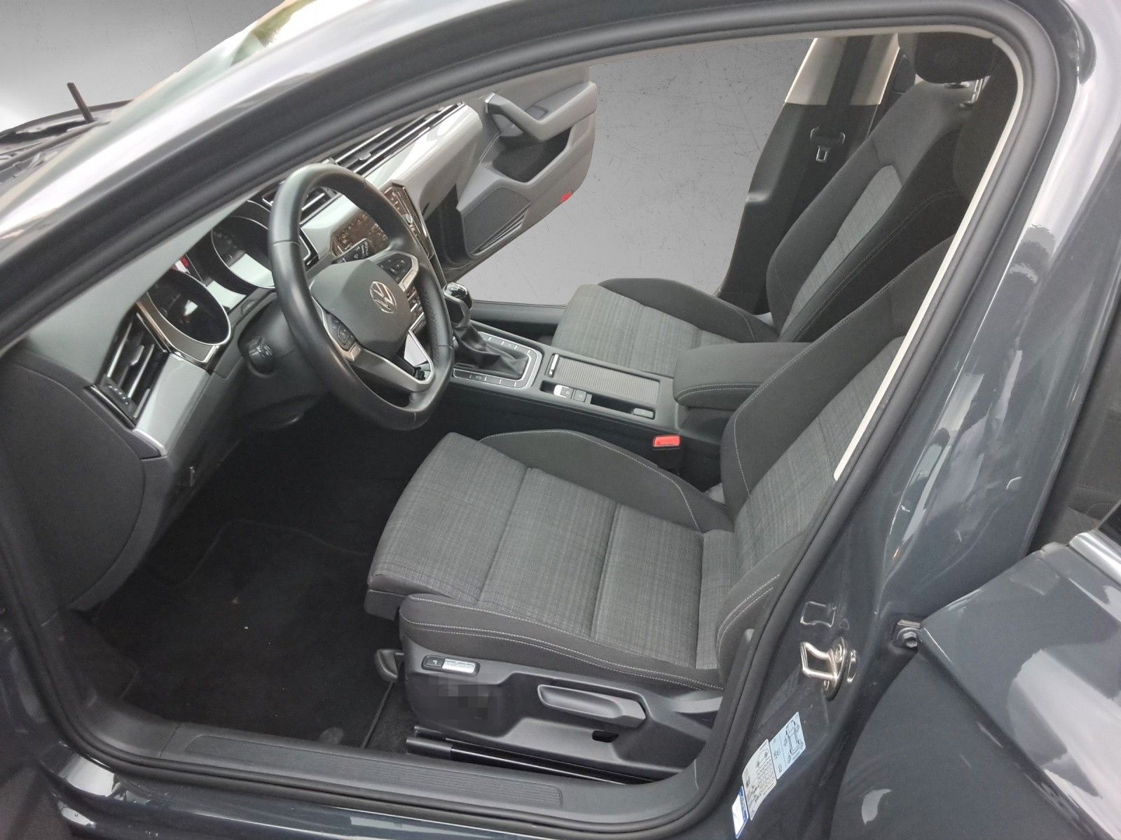 Volkswagen Passat Variant 2.0 TDI ACC,LED,Navi,DAB,APP,Ergo foto 9