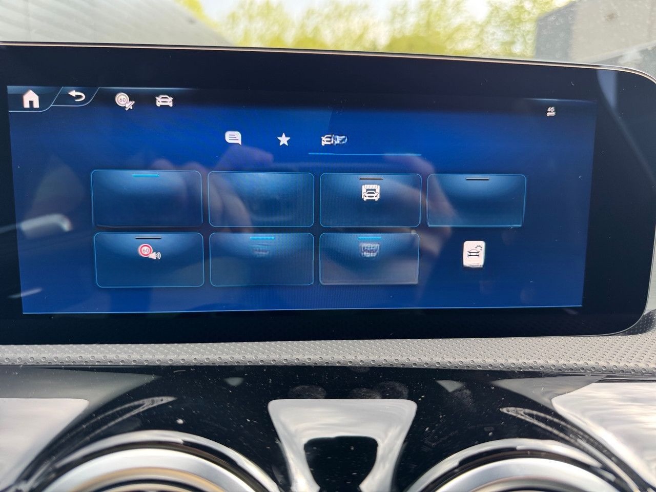 Mercedes-Benz GLB 200 d AMG+HANDS-FREE+MULTIBEAM+PARK+DISTR foto 17