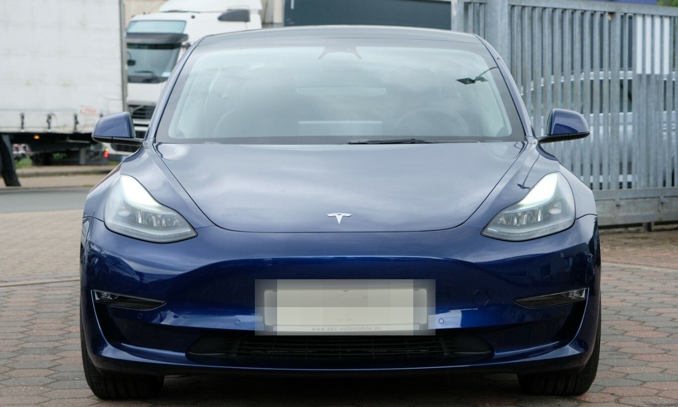 Tesla Model 3 Performance Premium Audio KW Fahrwerk foto 11