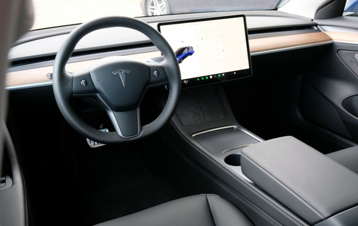 Tesla Model 3 Performance Premium Audio KW Fahrwerk foto 13