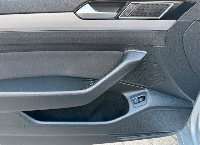 Volkswagen Passat Variant 2.0 TDI Business DSG/NAV/AHK/SHZ foto 10