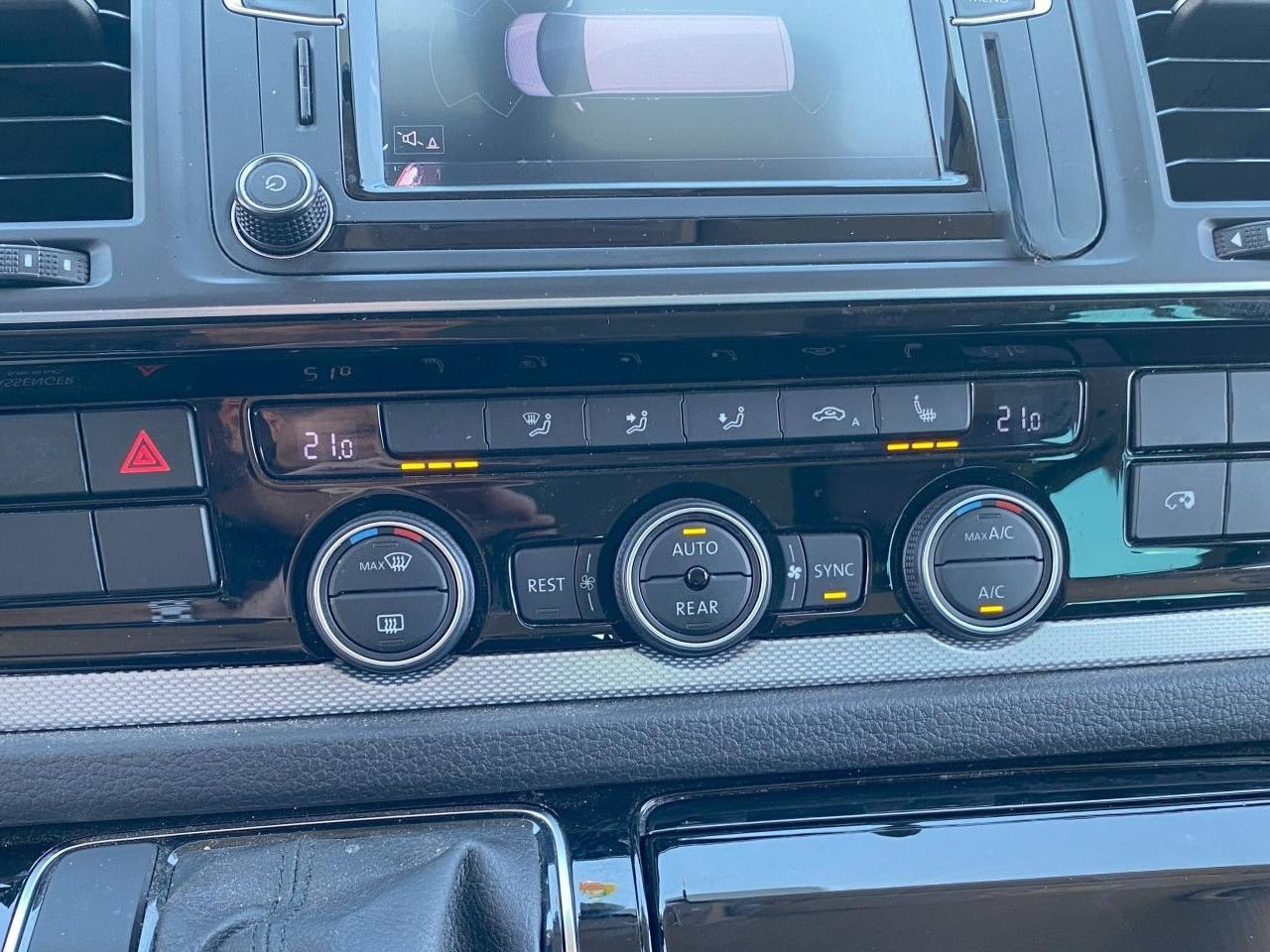 Volkswagen T6 Multivan 2.0 TDI DSG Highline foto 7