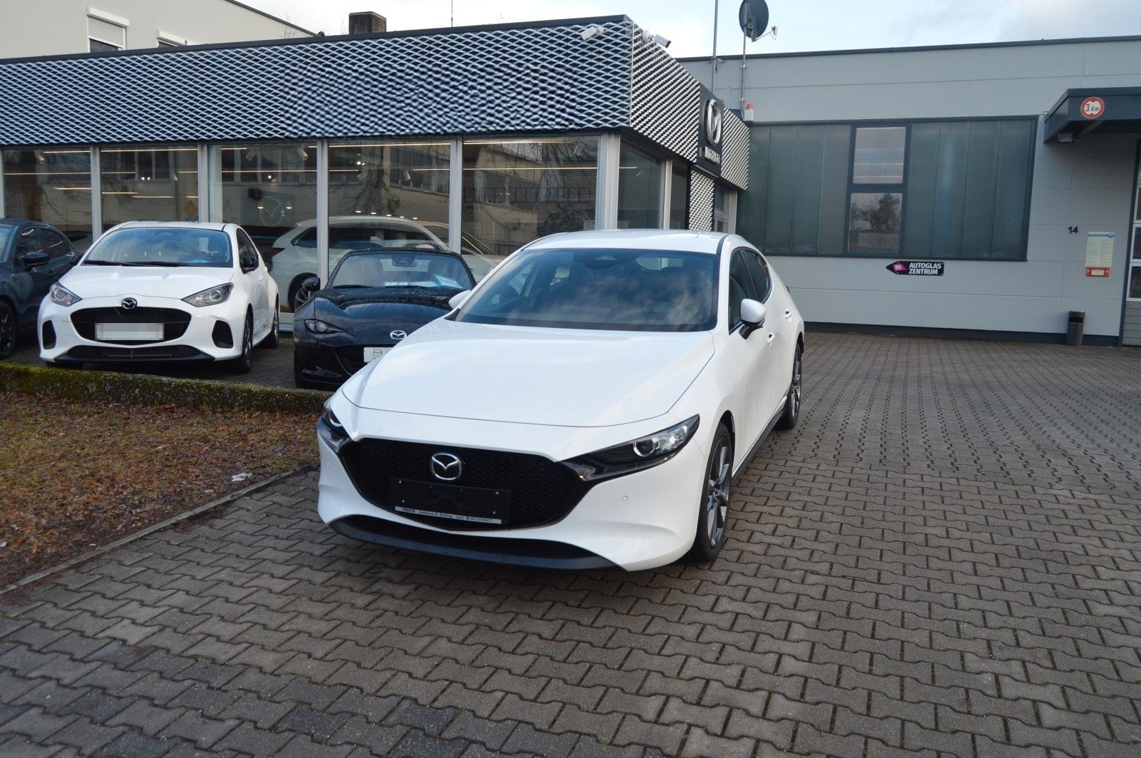 Mazda 3 Benzin 140PS 6GS Centre-Line Navi PDC SHZ foto 18