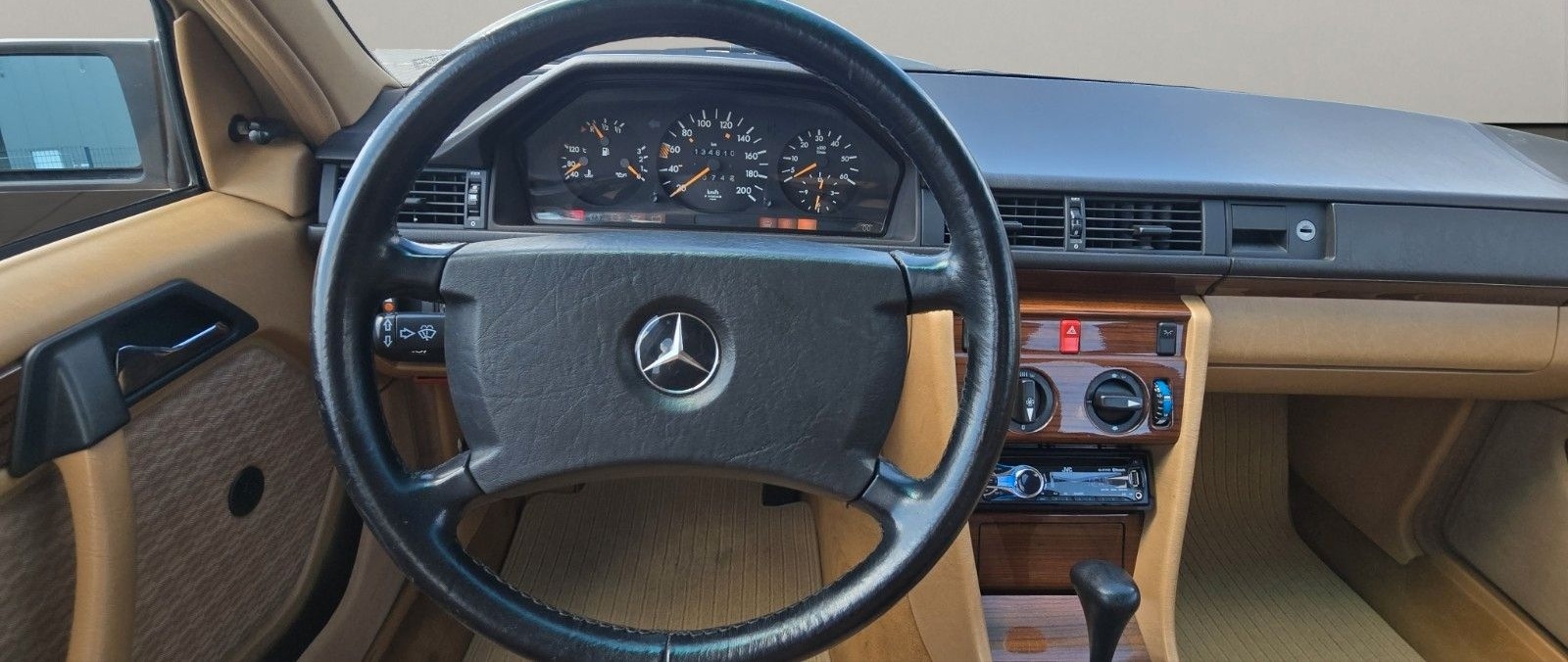 Mercedes-Benz 250 D *ZENTRAL*E-FENSTER*4 GANG AUTOMATIK*H-KEN. foto 13