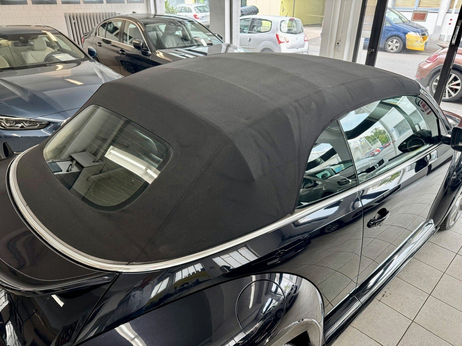 Volkswagen Beetle Cabriolet 2.0 Aut. Exclusive R-Line LEDER foto 11